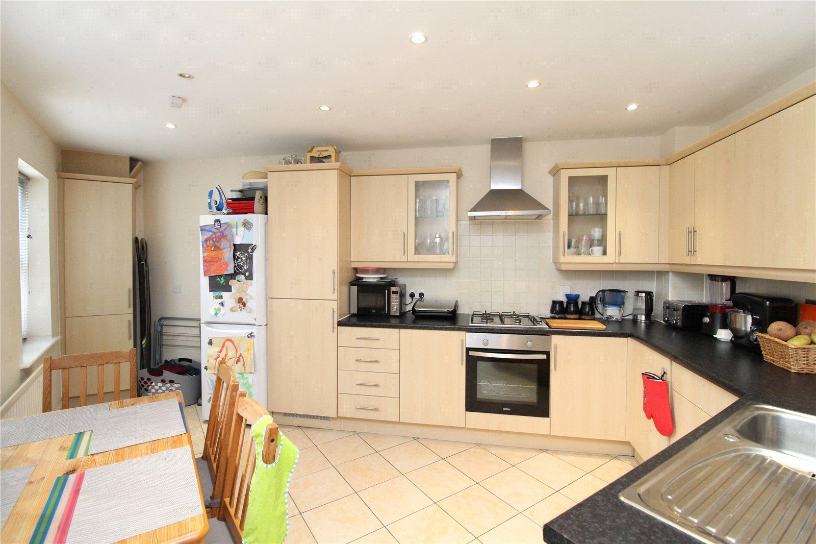2 bedroom Ground Floor Flat to rent - Martyn Gerrard