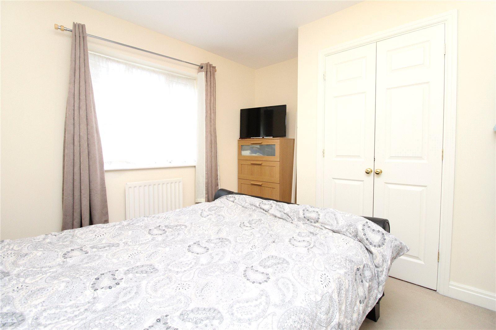 2 bedroom Ground Floor Flat to rent - Martyn Gerrard
