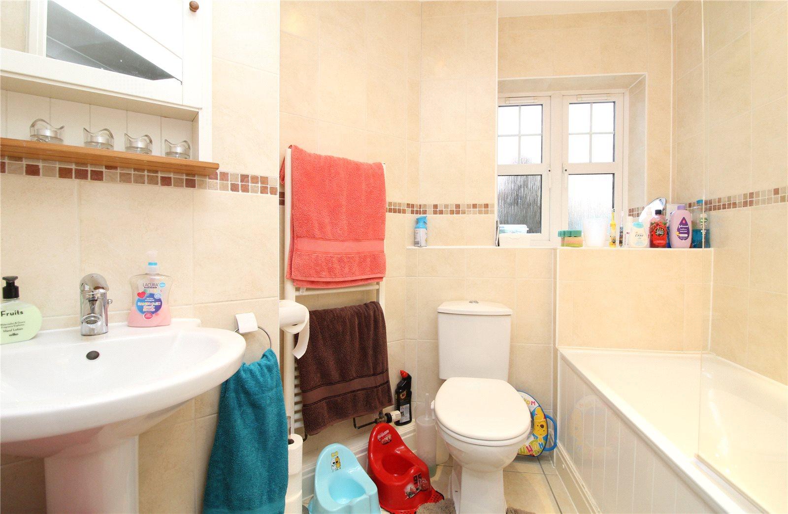 2 bedroom Ground Floor Flat to rent - Martyn Gerrard
