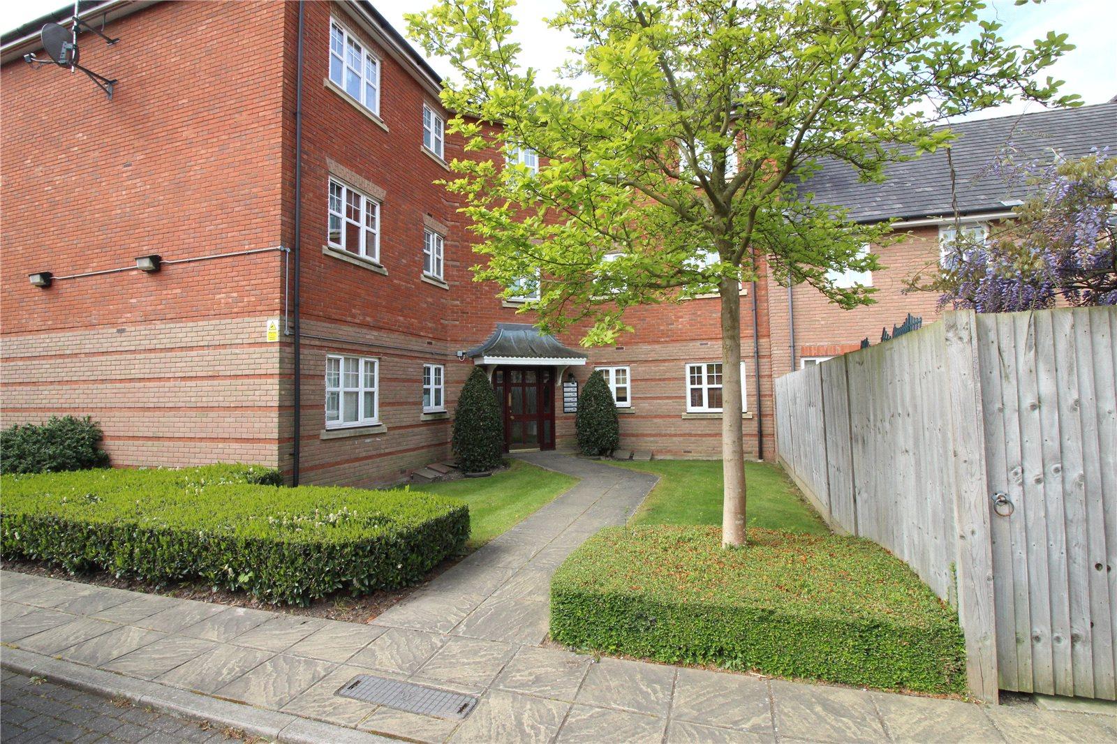 2 bedroom Ground Floor Flat to rent - Martyn Gerrard
