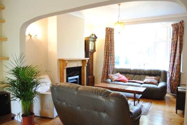 3 bedroom Semi-Detached House to rent + ' - Martyn Gerrard