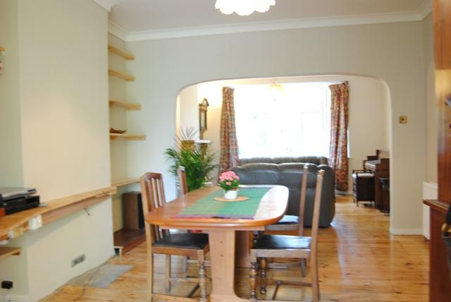 3 bedroom Semi-Detached House to rent - Martyn Gerrard