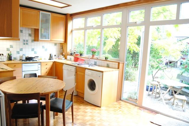 3 bedroom Semi-Detached House to rent + ' - Martyn Gerrard