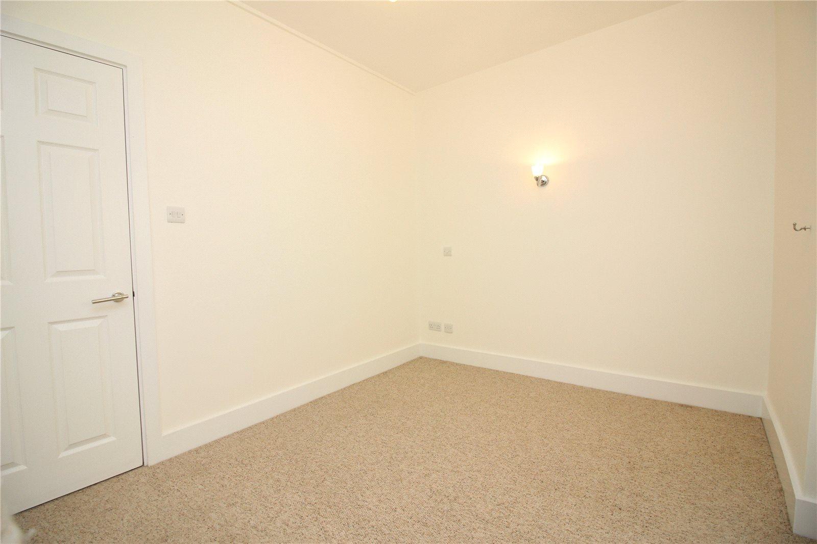 2 bedroom Ground Floor Flat to rent - Martyn Gerrard