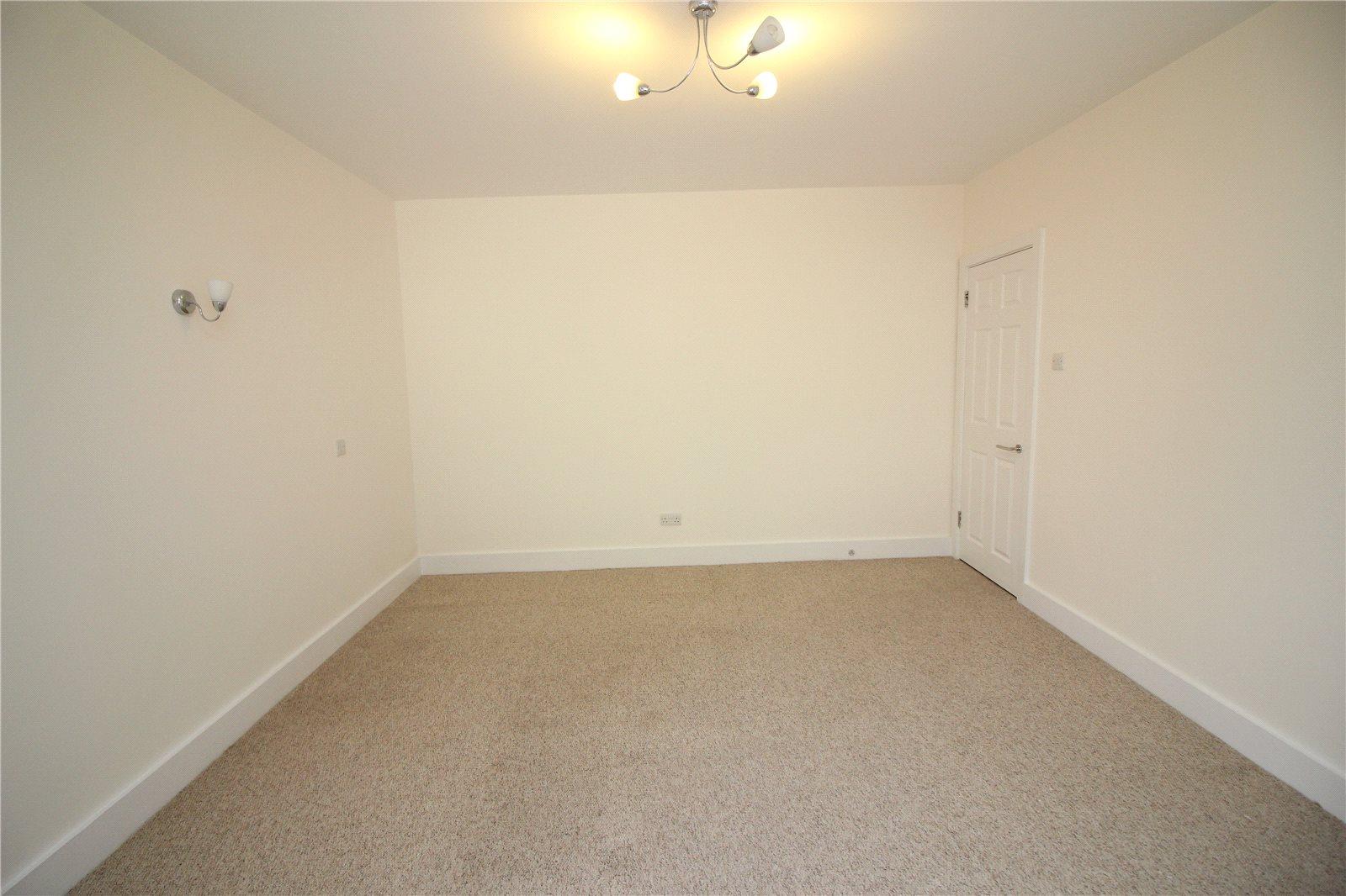 2 bedroom Ground Floor Flat to rent - Martyn Gerrard