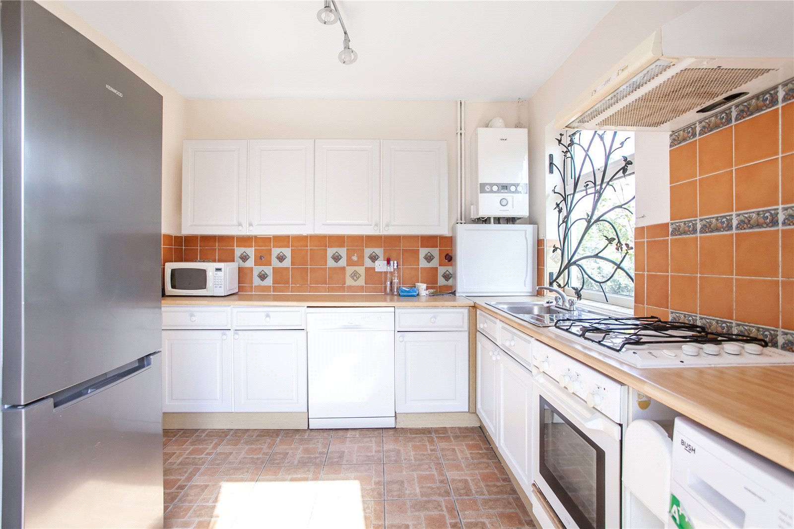 2 bedroom House to rent - Martyn Gerrard