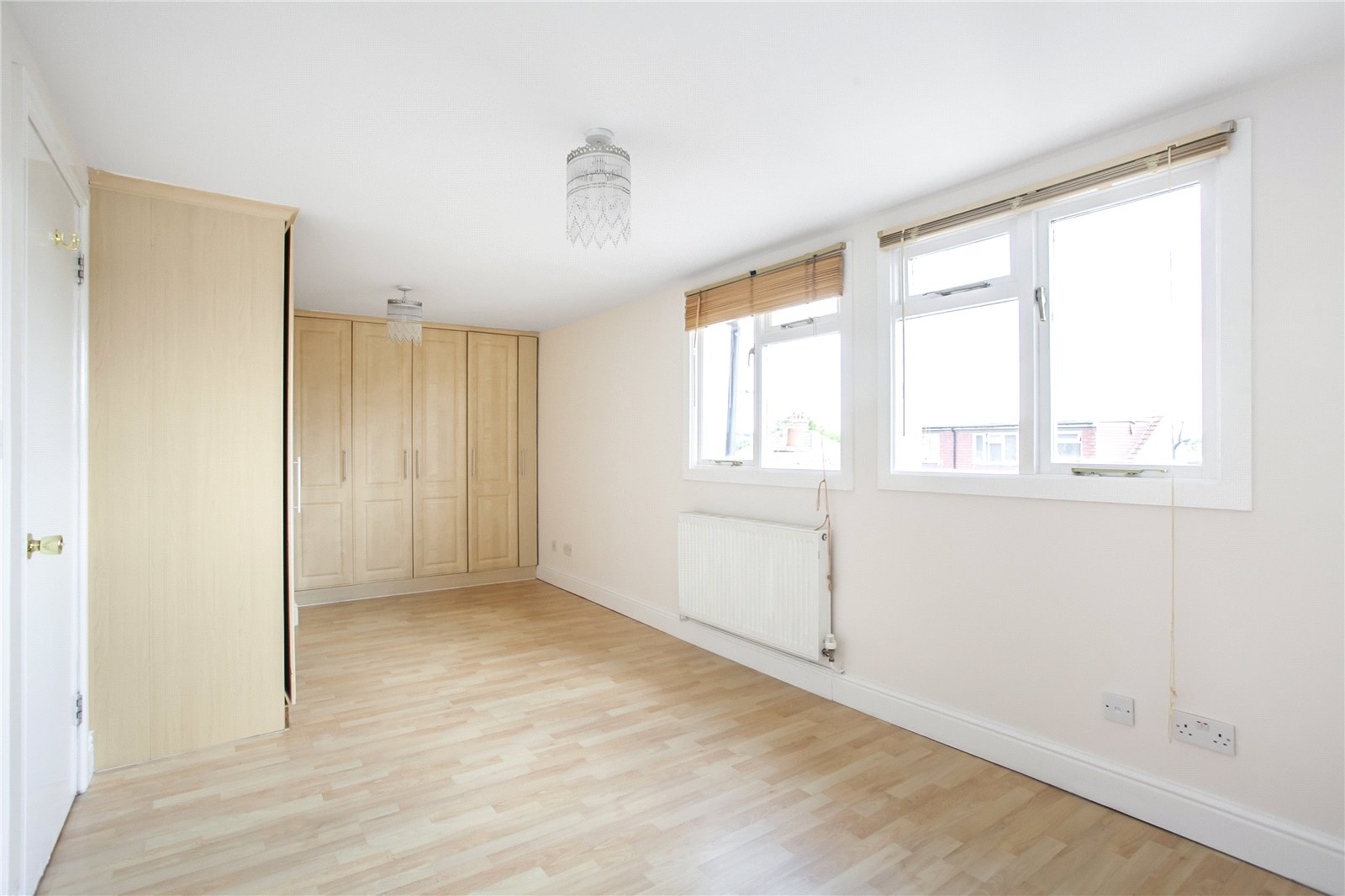 2 bedroom House to rent - Martyn Gerrard