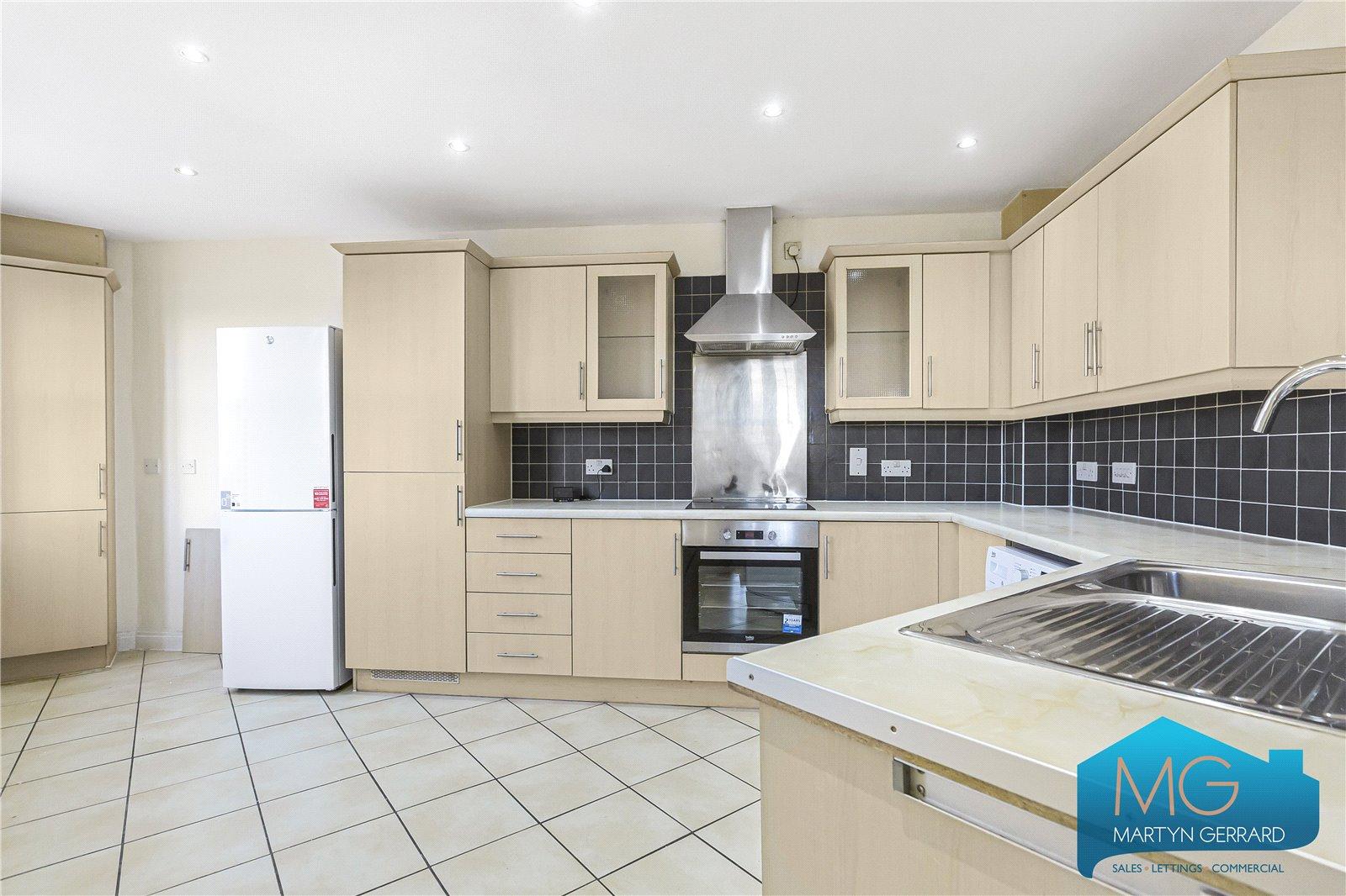 2 bedroom Apartment to rent - Martyn Gerrard