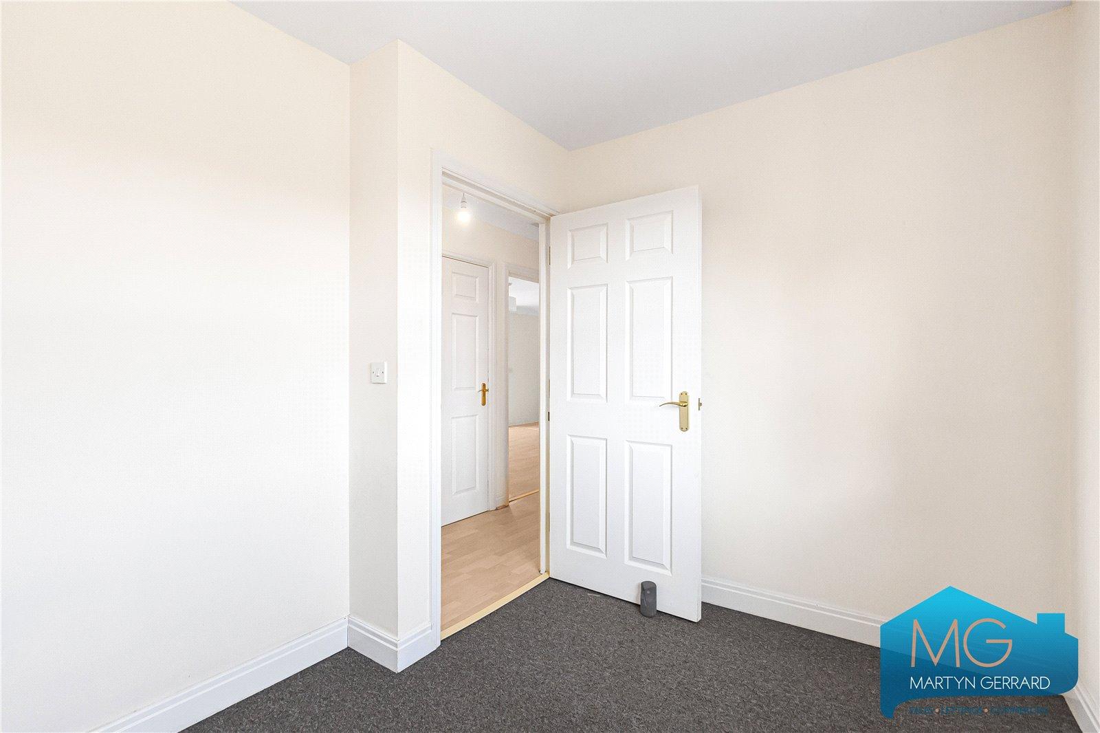 2 bedroom Apartment to rent - Martyn Gerrard