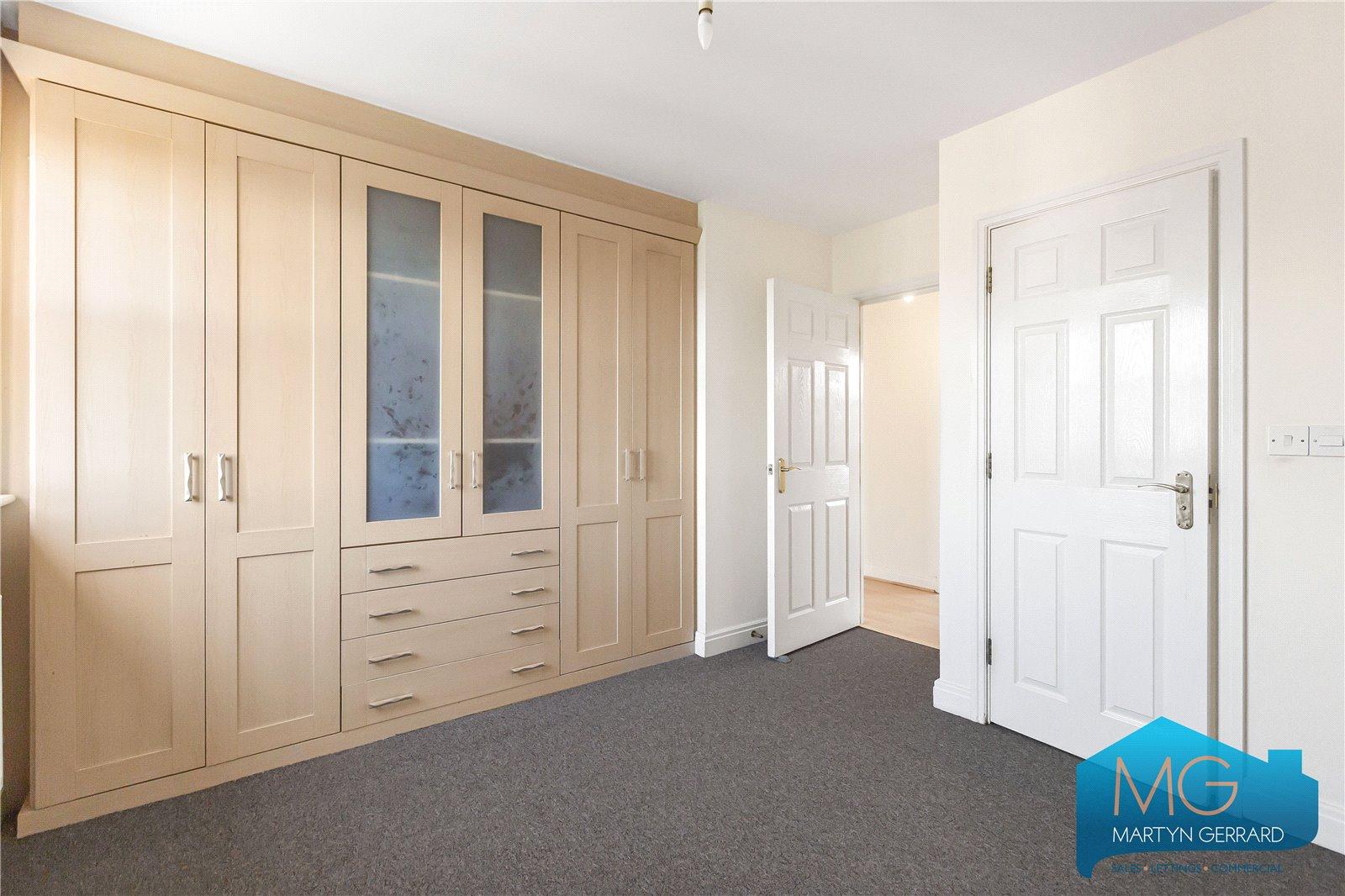 2 bedroom Apartment to rent - Martyn Gerrard