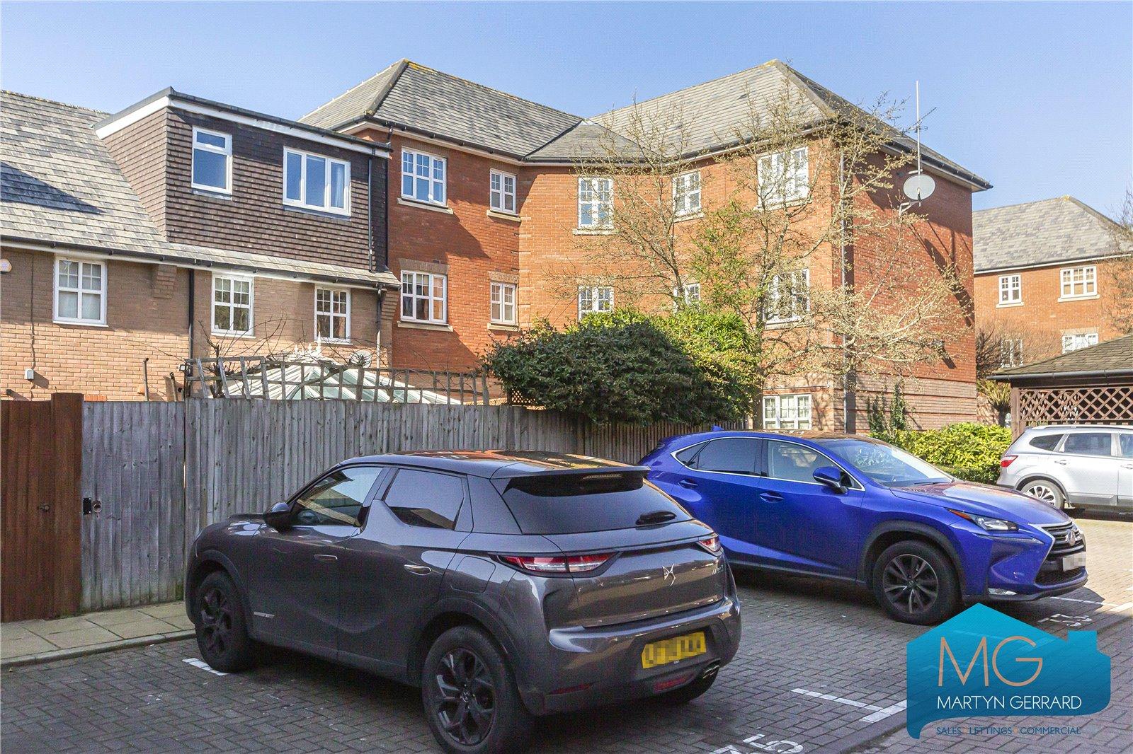 2 bedroom Apartment to rent - Martyn Gerrard