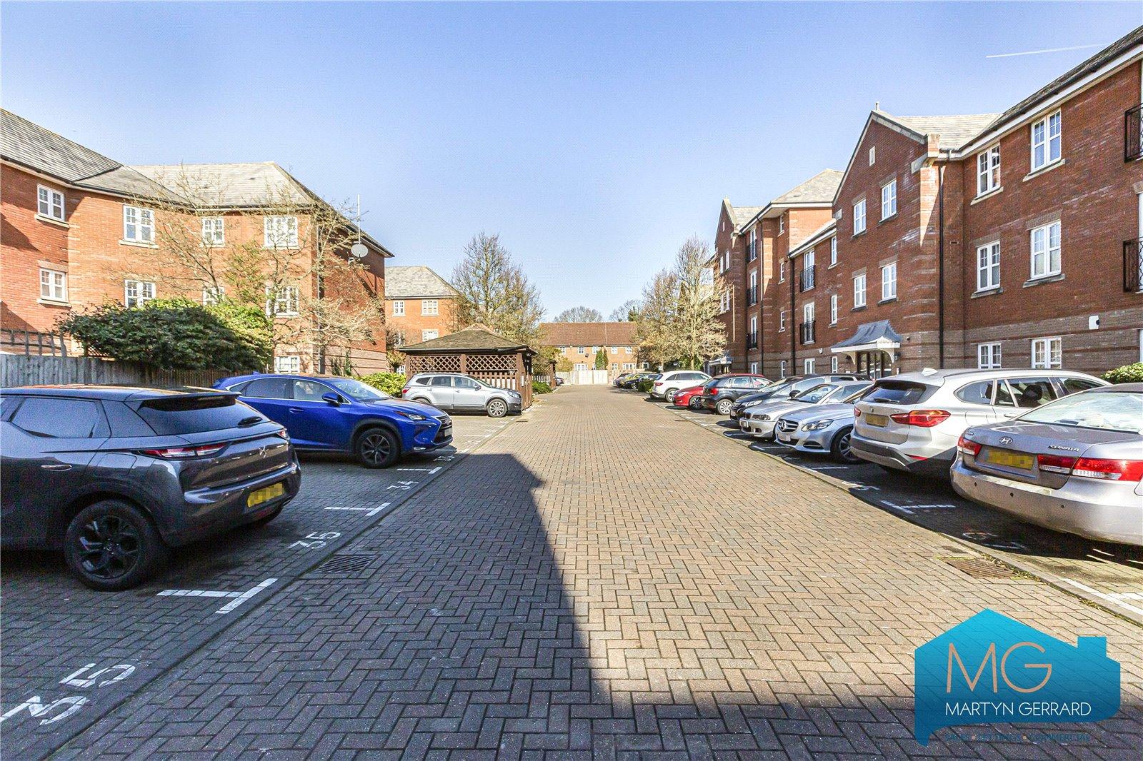 2 bedroom Apartment to rent - Martyn Gerrard