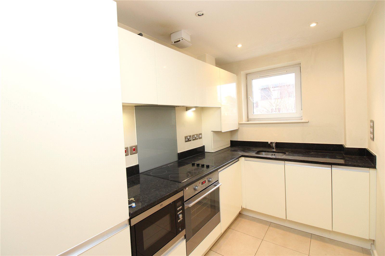 2 bedroom Apartment to rent - Martyn Gerrard
