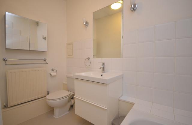 2 bedroom Apartment to rent - Martyn Gerrard