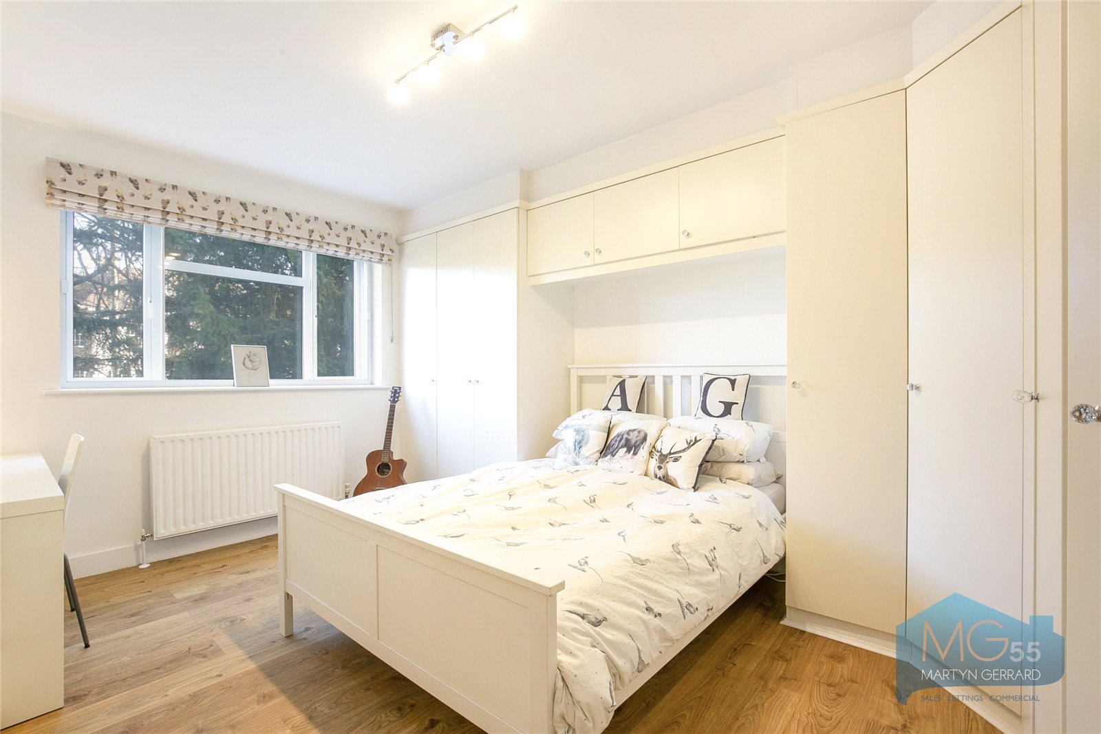 2 bedroom Apartment for sale - Martyn Gerrard
