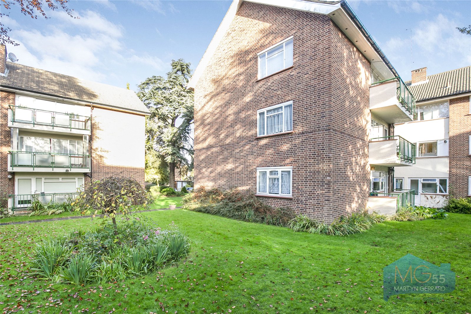 2 bedroom Apartment for sale - Martyn Gerrard