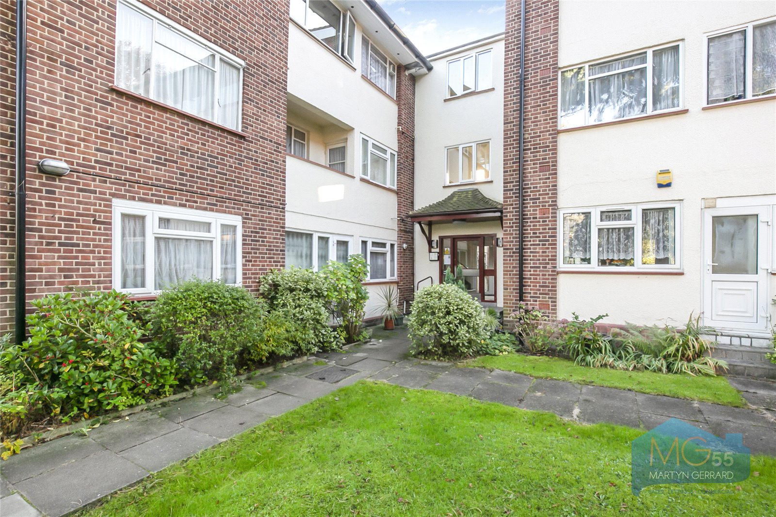 2 bedroom Apartment for sale - Martyn Gerrard