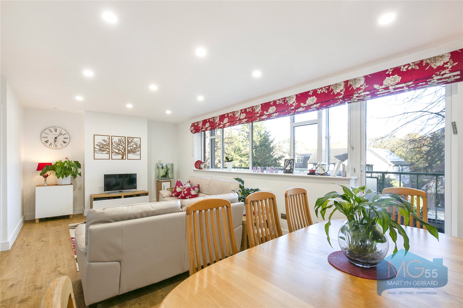 2 bedroom Apartment for sale - Martyn Gerrard