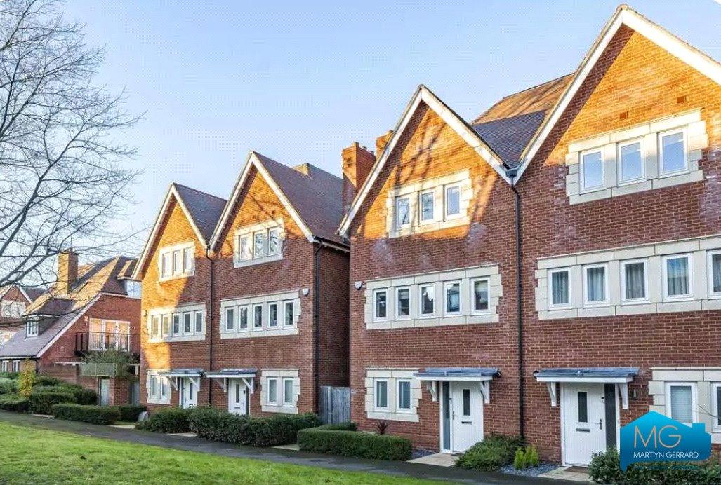 Guardhouse Way, Mill Hill, London, NW7+ - Martyn Gerrard