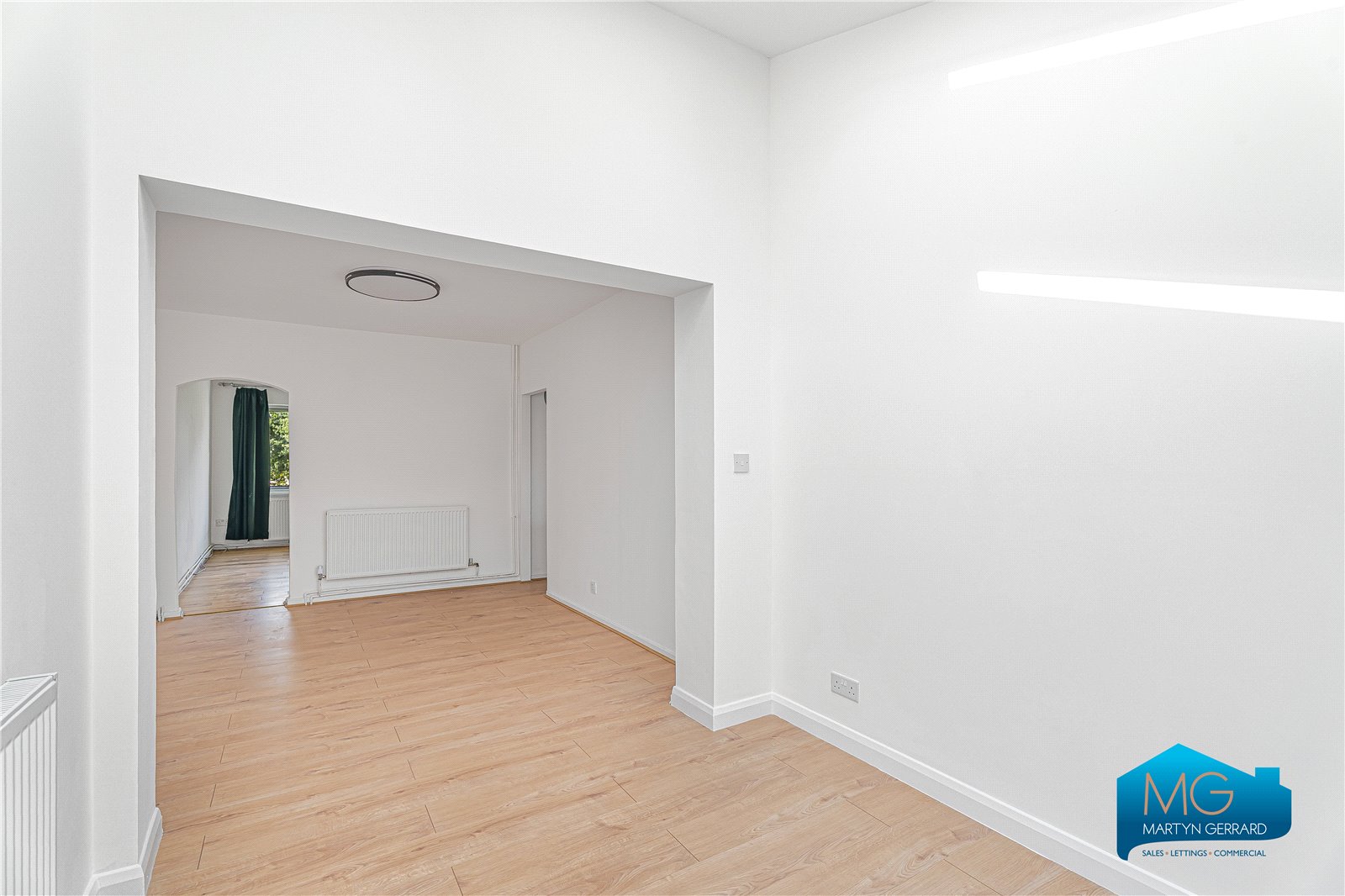 4 bedroom Terraced House to rent - Martyn Gerrard
