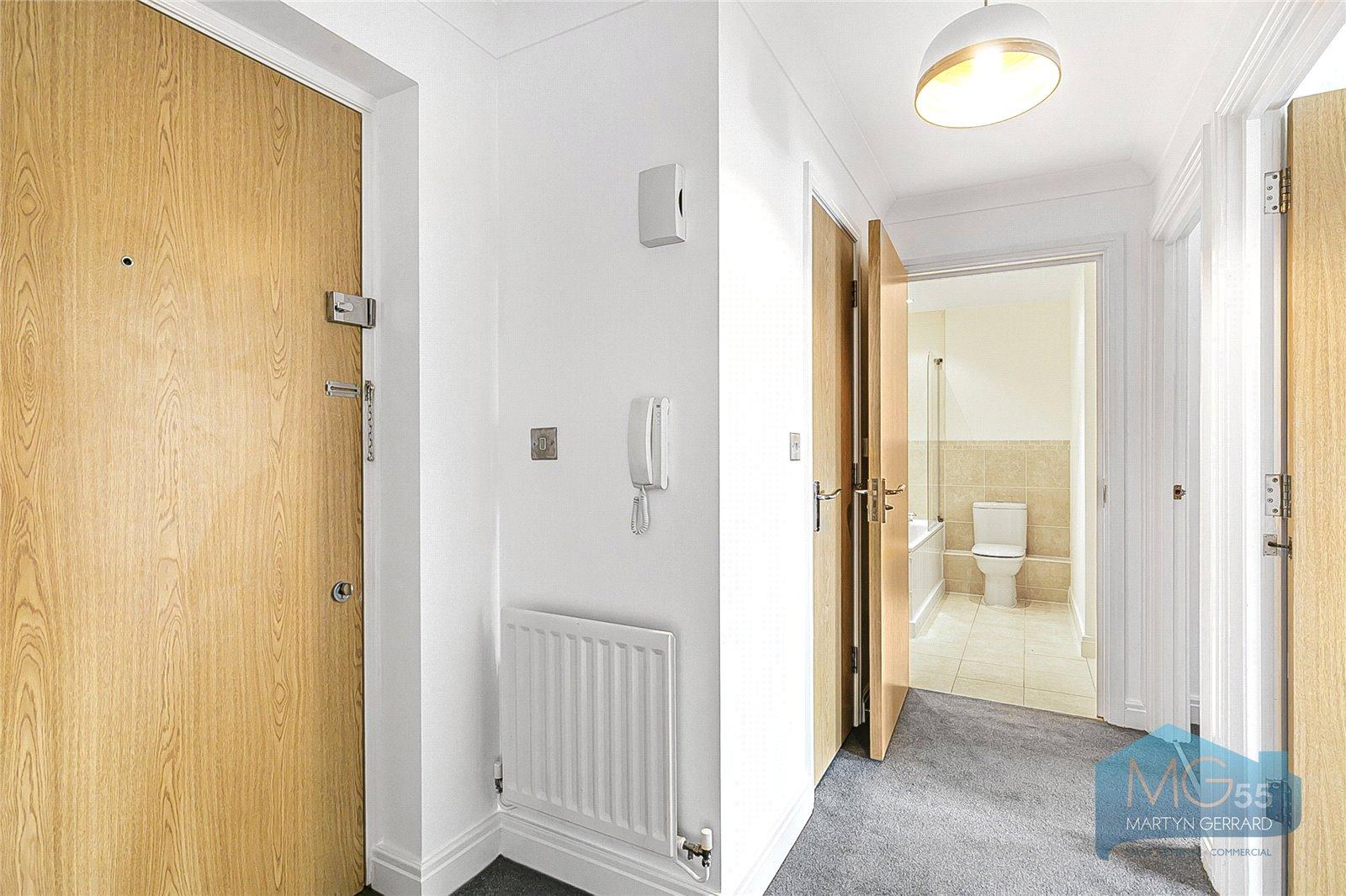 2 bedroom Apartment to rent - Martyn Gerrard