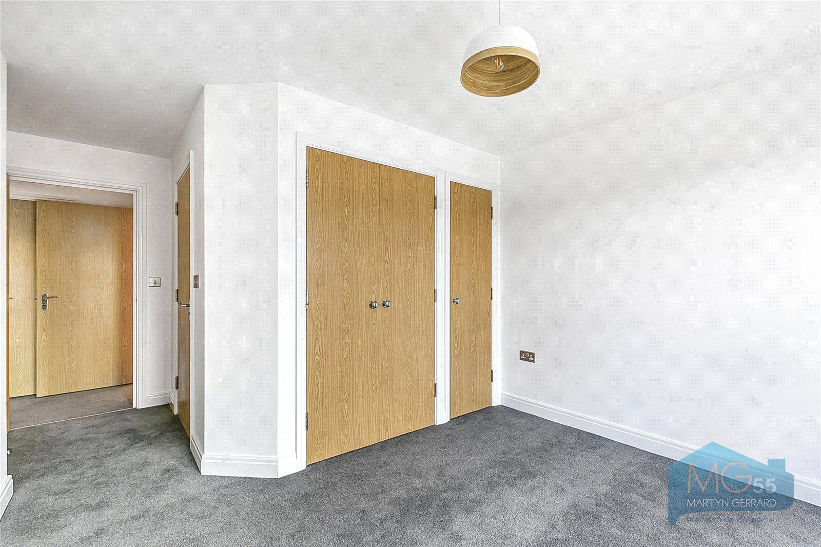 2 bedroom Apartment to rent - Martyn Gerrard