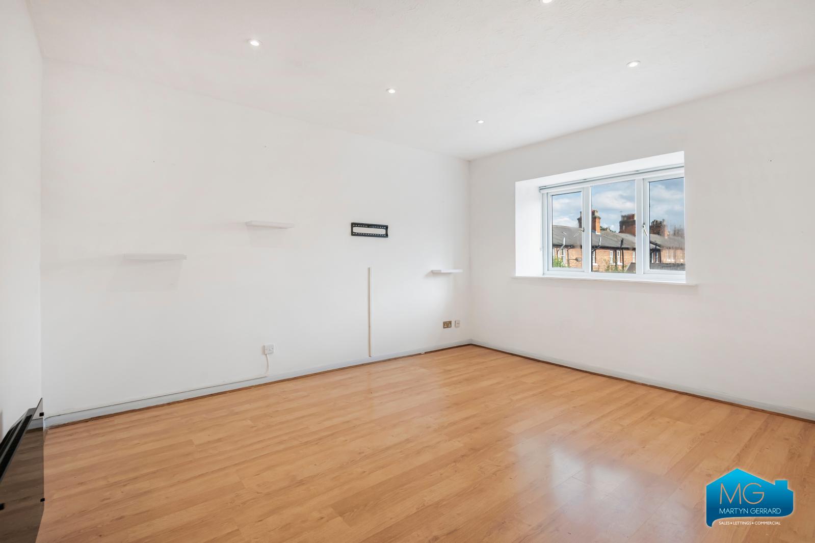 1 bedroom Apartment to rent - Martyn Gerrard