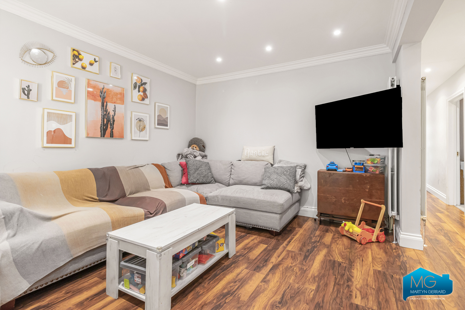3 bedroom Ground Floor Flat to rent - Martyn Gerrard