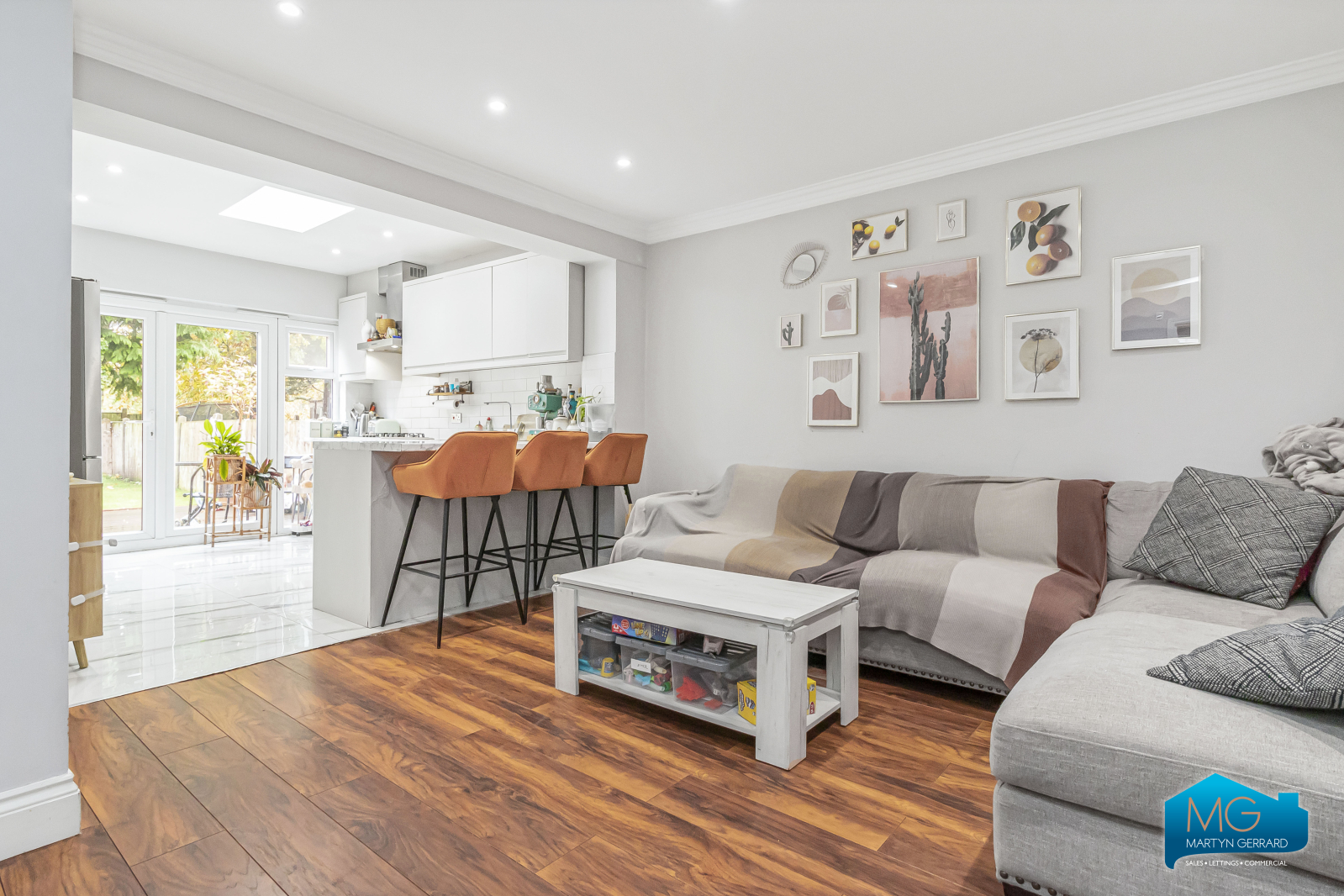 3 bedroom Ground Floor Flat to rent - Martyn Gerrard