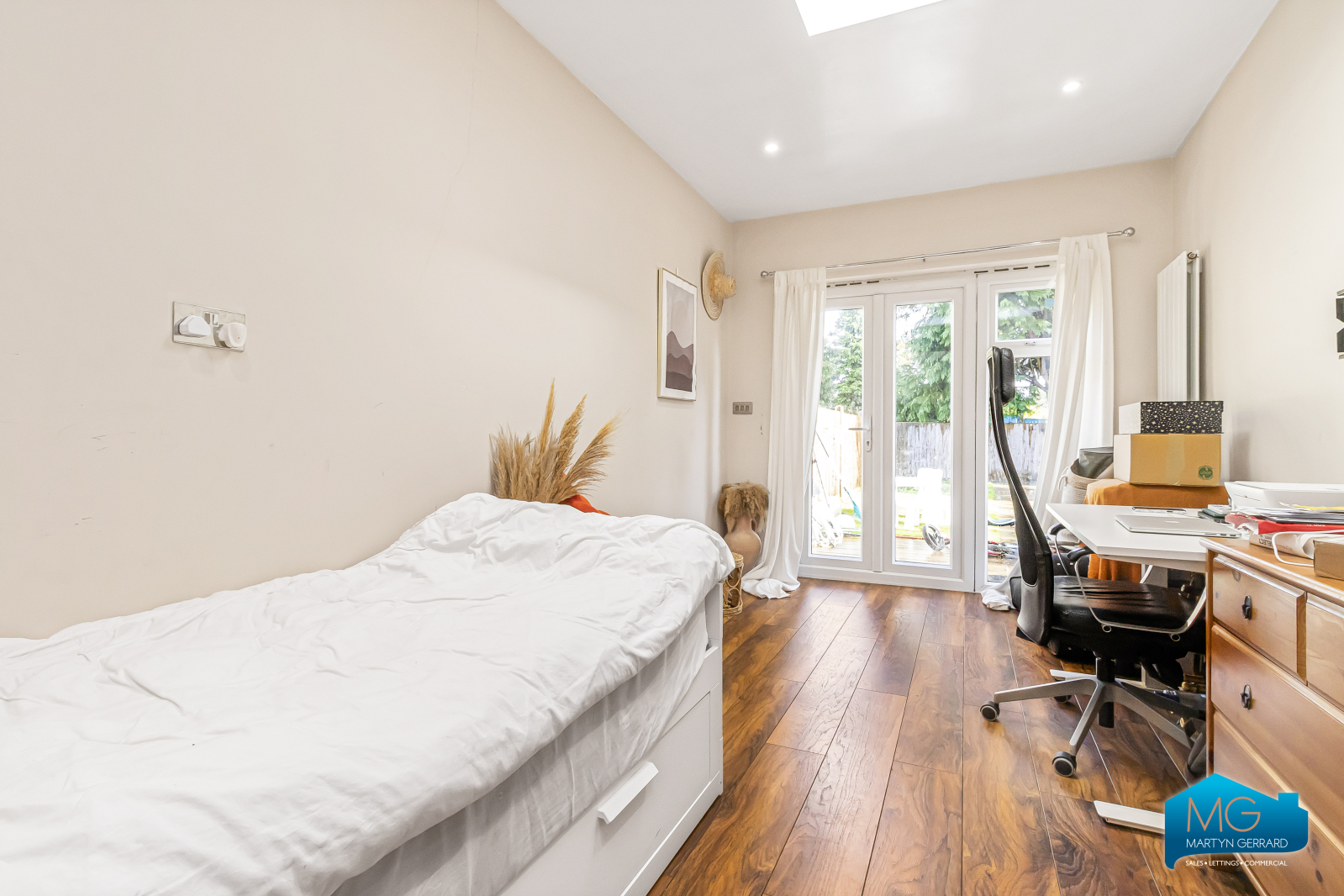 3 bedroom Ground Floor Flat to rent - Martyn Gerrard