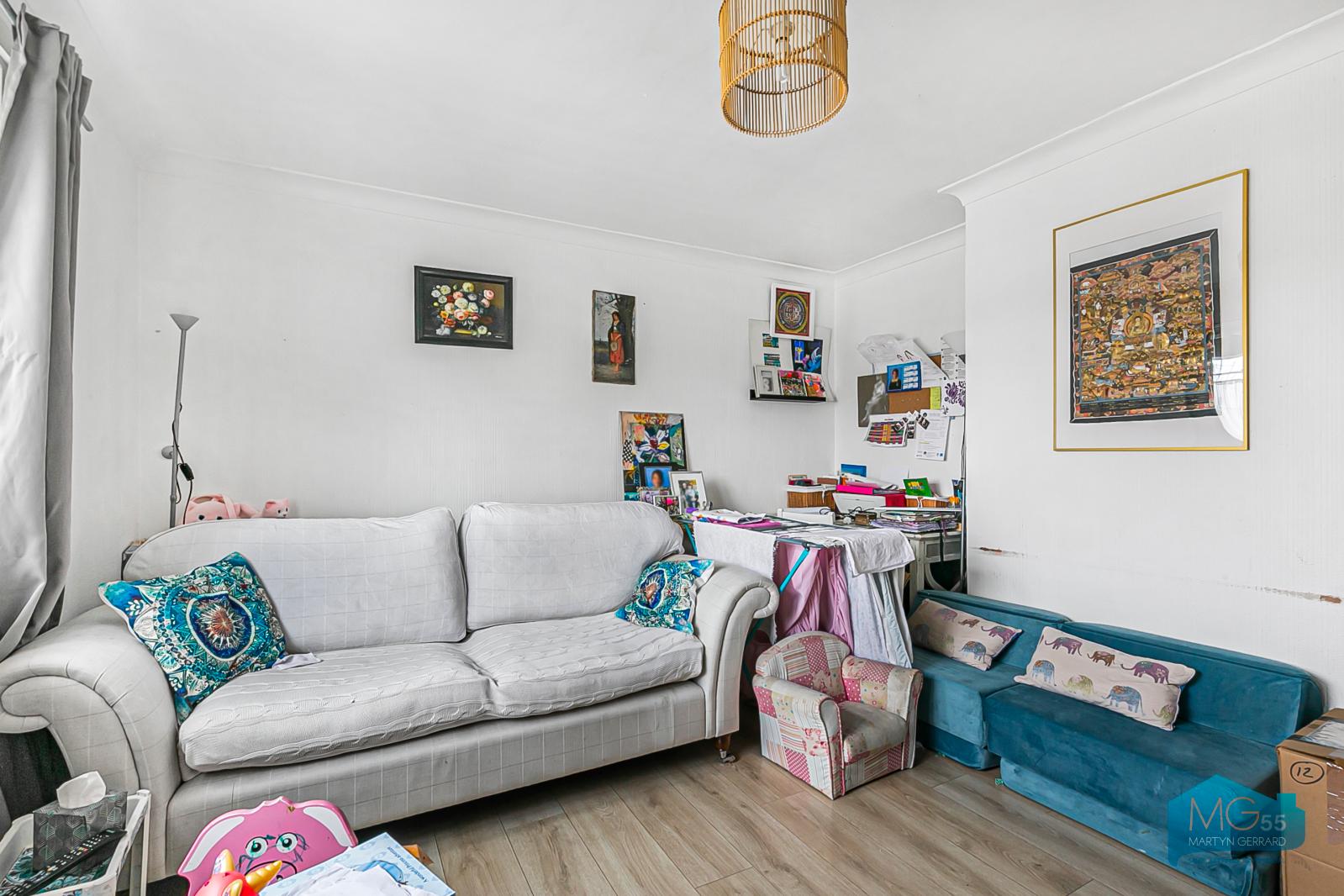 2 bedroom Apartment to rent - Martyn Gerrard