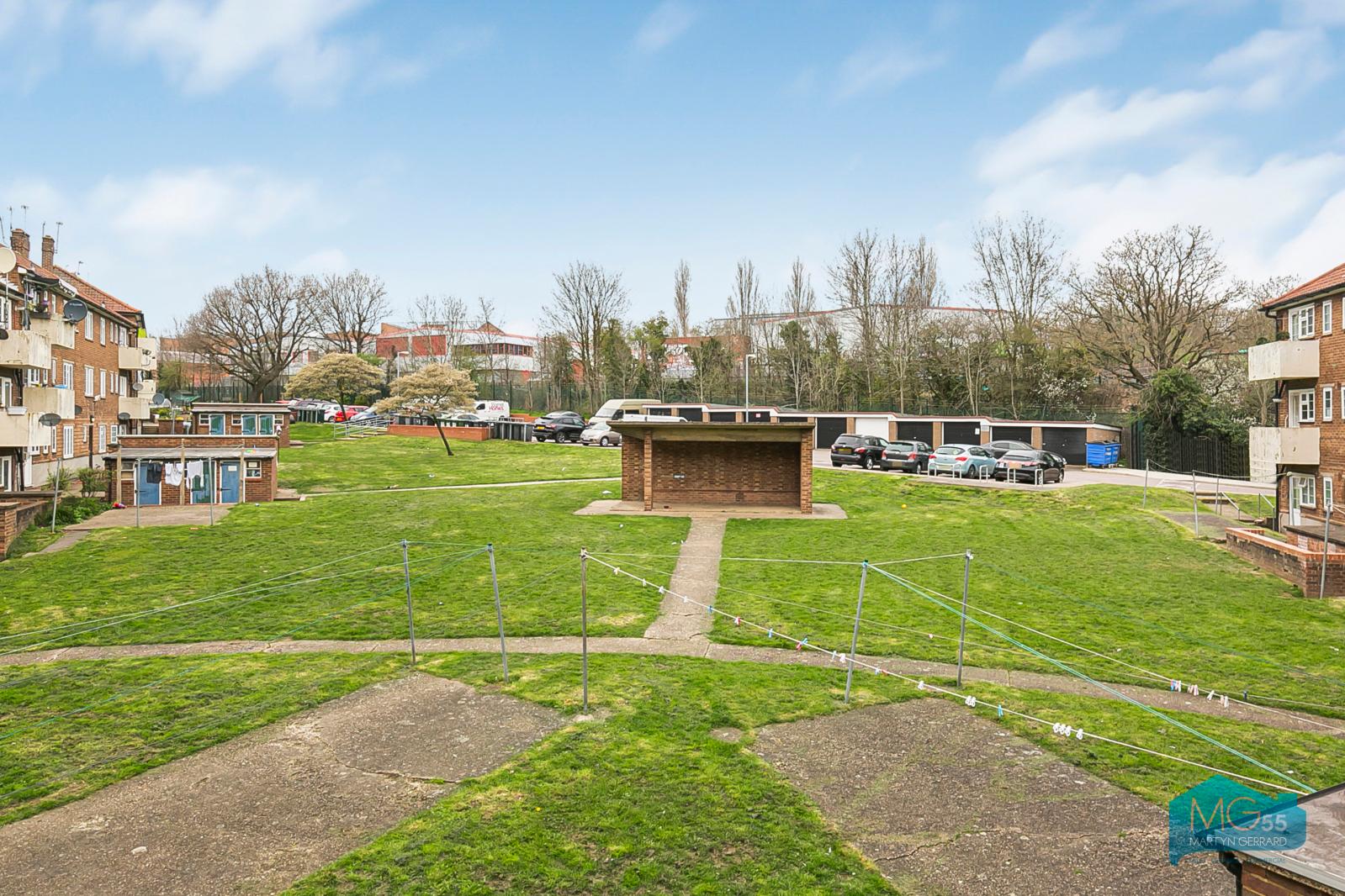 2 bedroom Apartment to rent - Martyn Gerrard