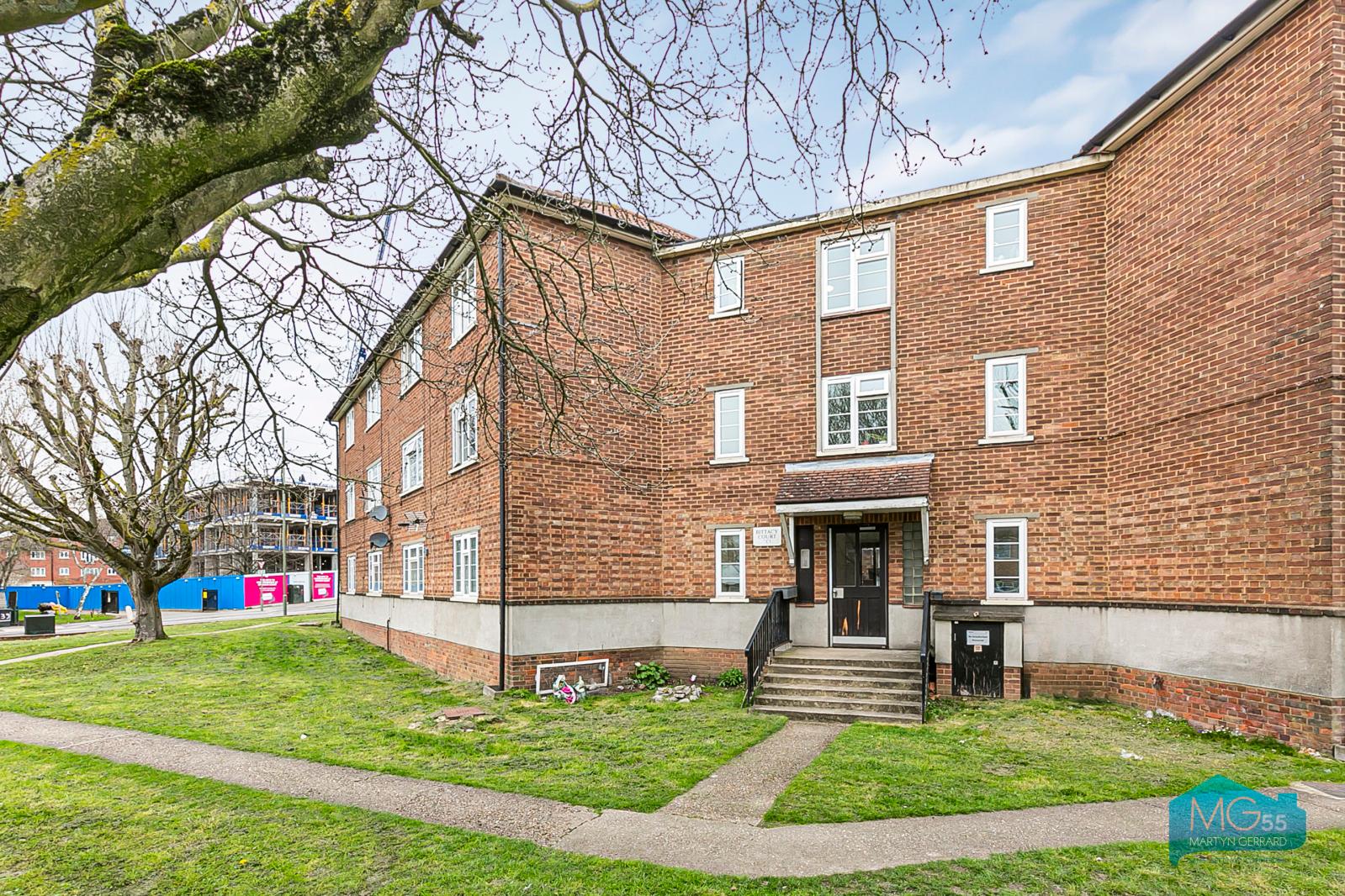 2 bedroom Apartment to rent - Martyn Gerrard