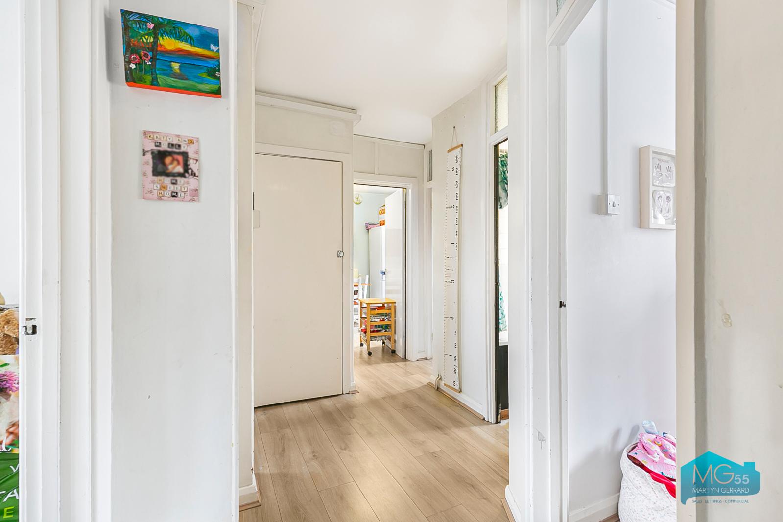 2 bedroom Apartment to rent - Martyn Gerrard