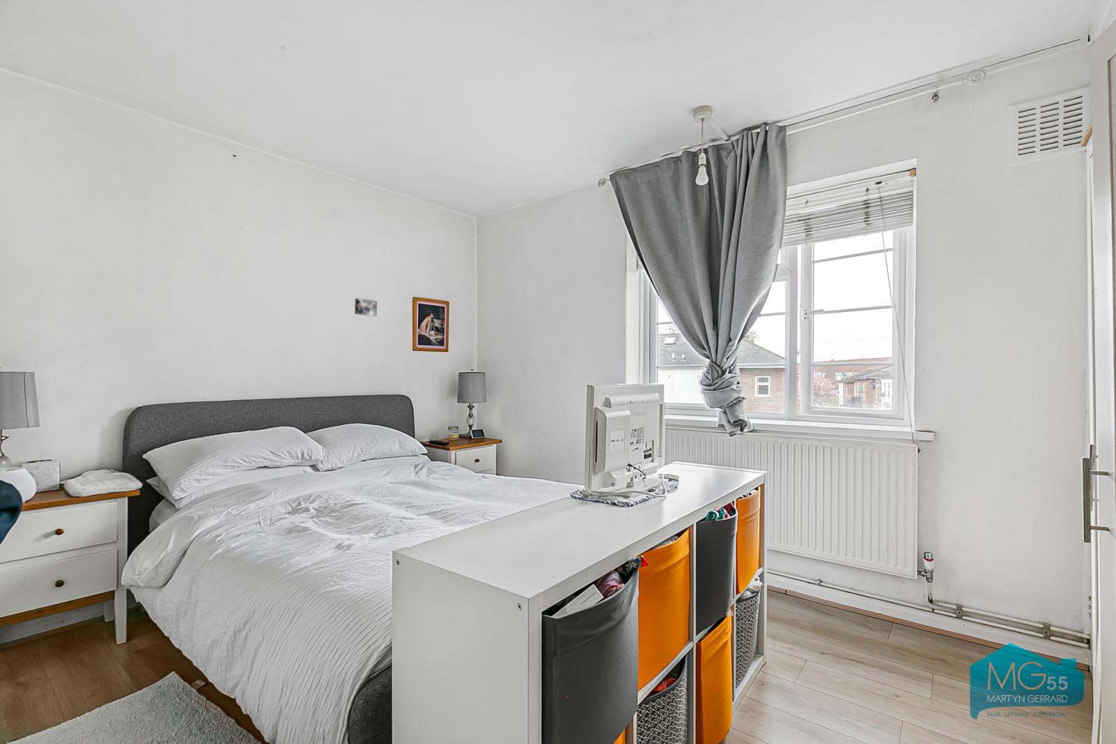2 bedroom Apartment to rent + ' - Martyn Gerrard