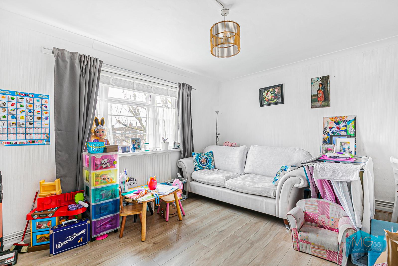 2 bedroom Apartment to rent - Martyn Gerrard
