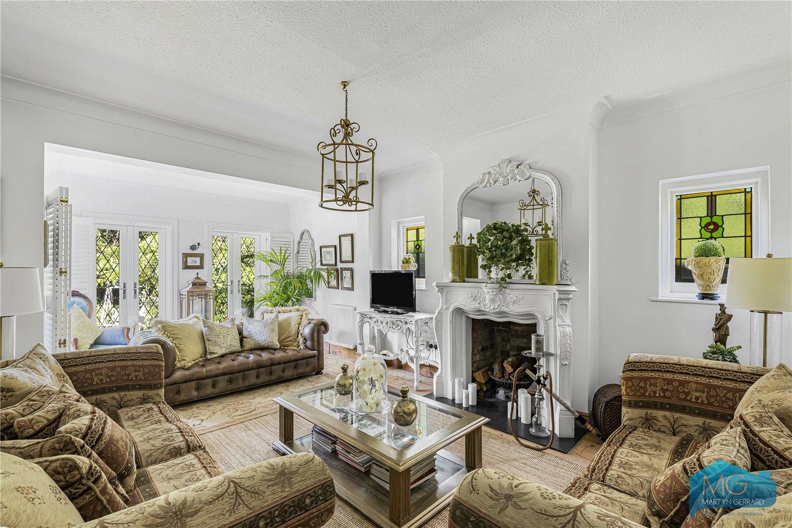 Hankins Lane, Mill Hill, London, NW7+ - Martyn Gerrard