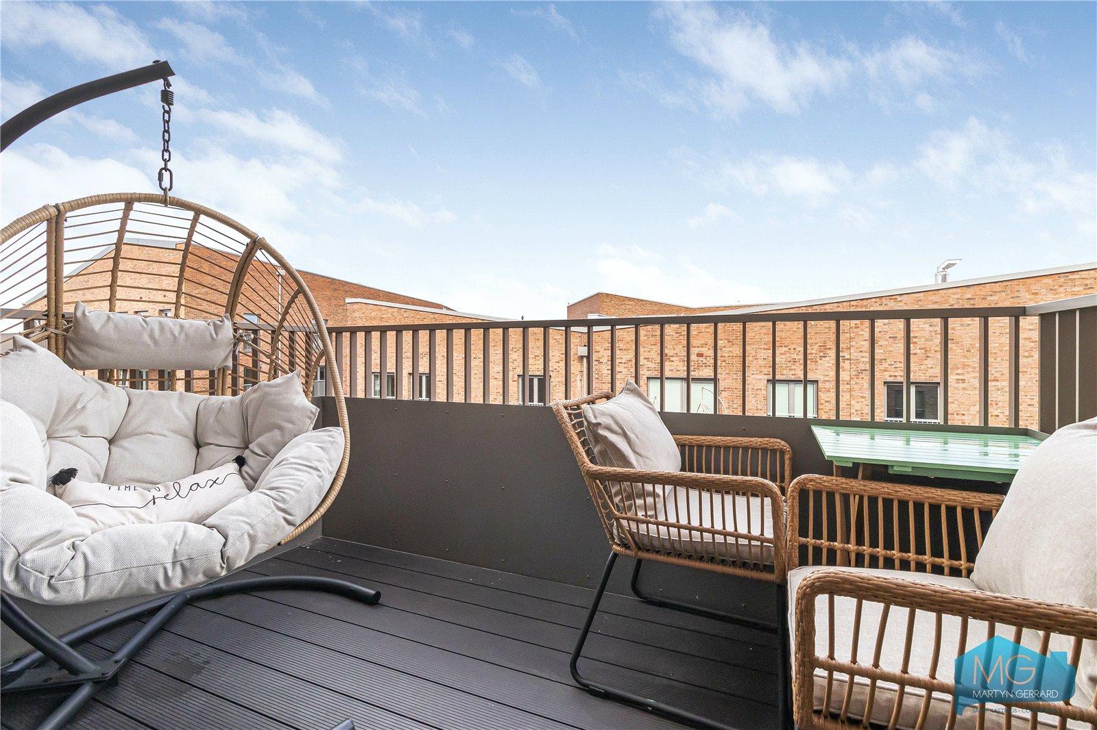 Explorer Way, Mill Hill, London, NW7+ - Martyn Gerrard