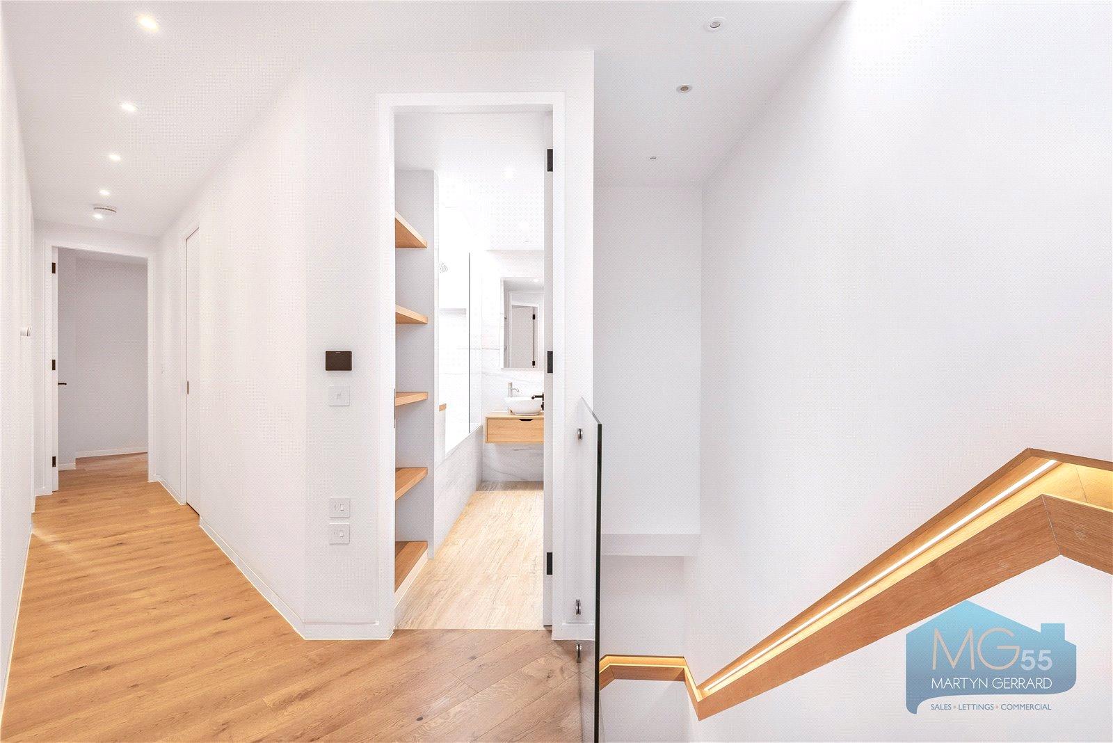 3 bedroom Semi-Detached House to rent - Martyn Gerrard