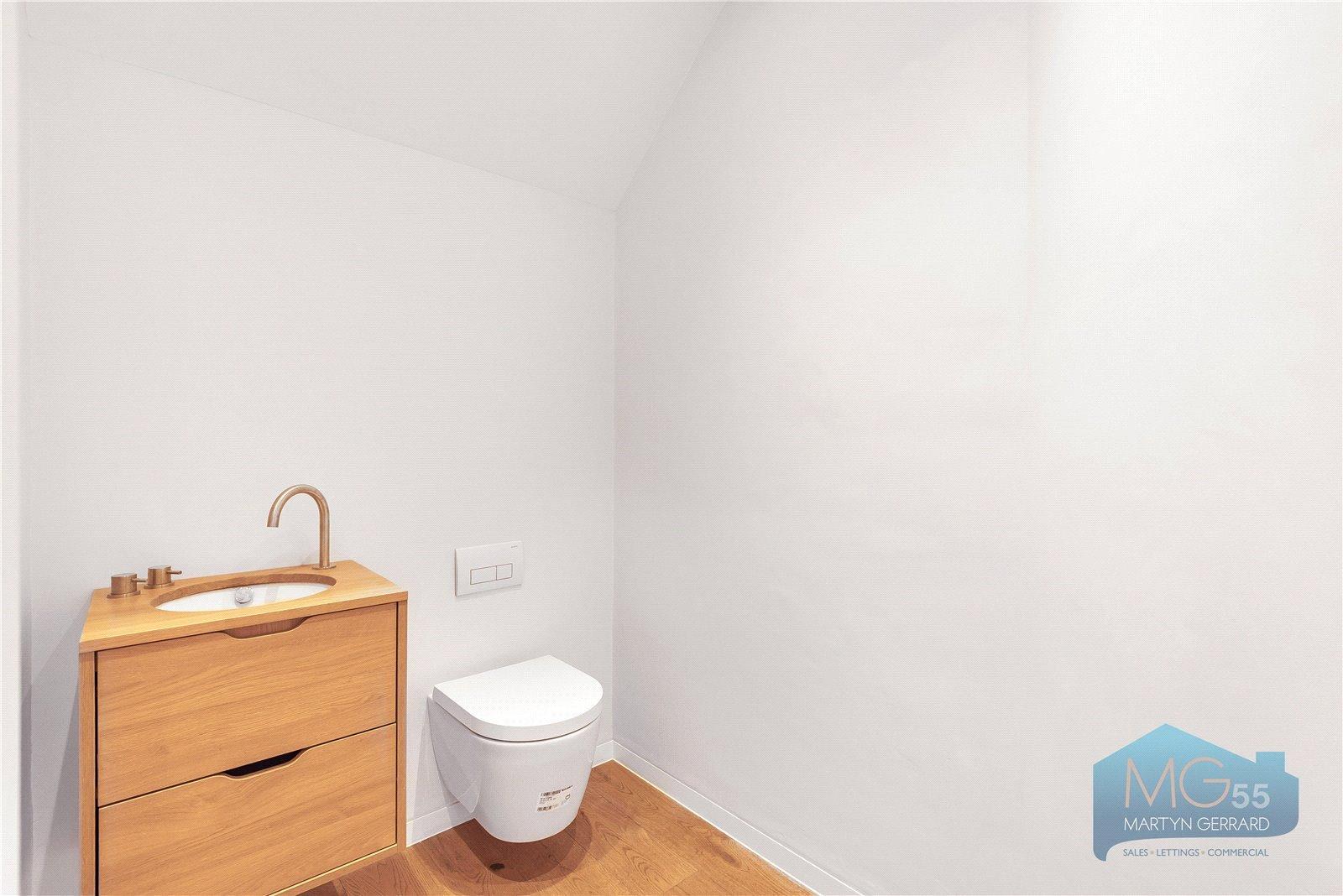 3 bedroom Semi-Detached House to rent - Martyn Gerrard