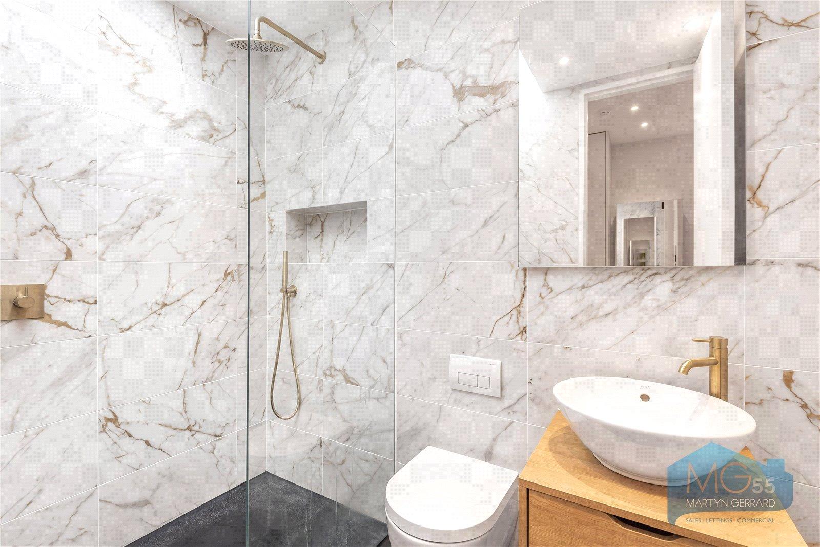 3 bedroom Semi-Detached House to rent - Martyn Gerrard