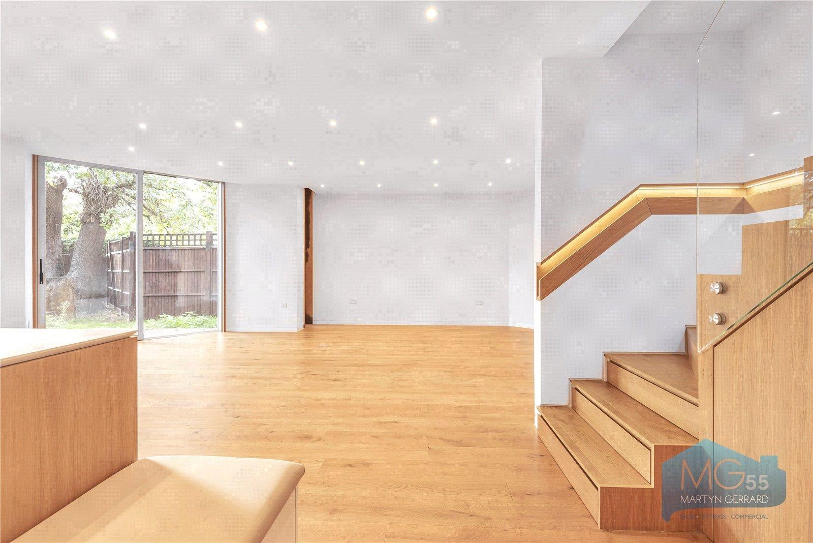 3 bedroom Semi-Detached House to rent - Martyn Gerrard