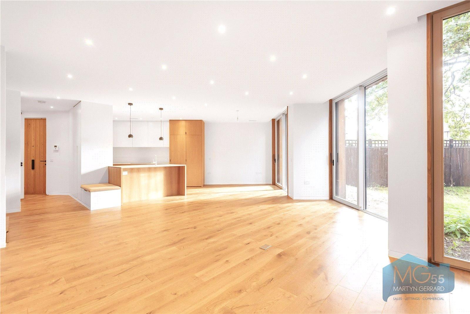 3 bedroom Semi-Detached House to rent - Martyn Gerrard