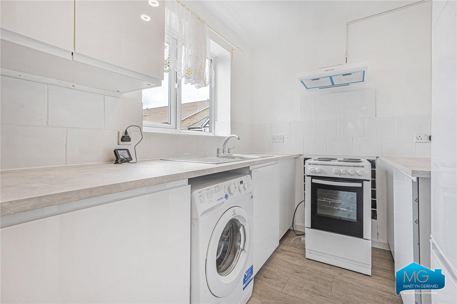 2 bedroom Apartment to rent - Martyn Gerrard