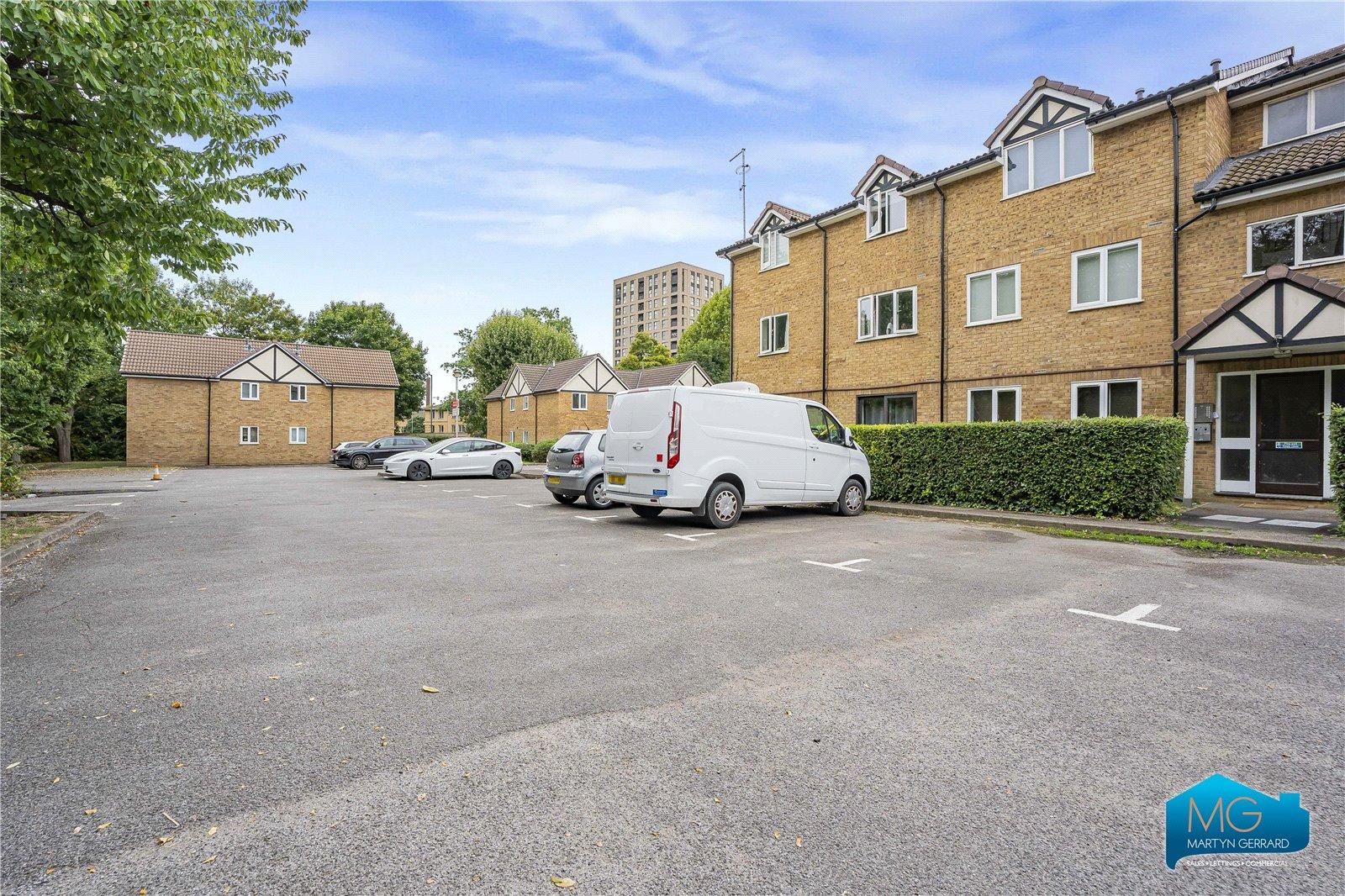 2 bedroom Apartment to rent - Martyn Gerrard