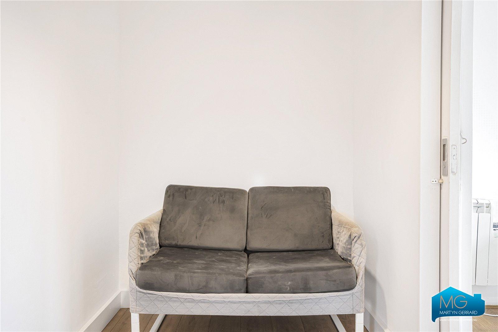 2 bedroom Apartment to rent - Martyn Gerrard