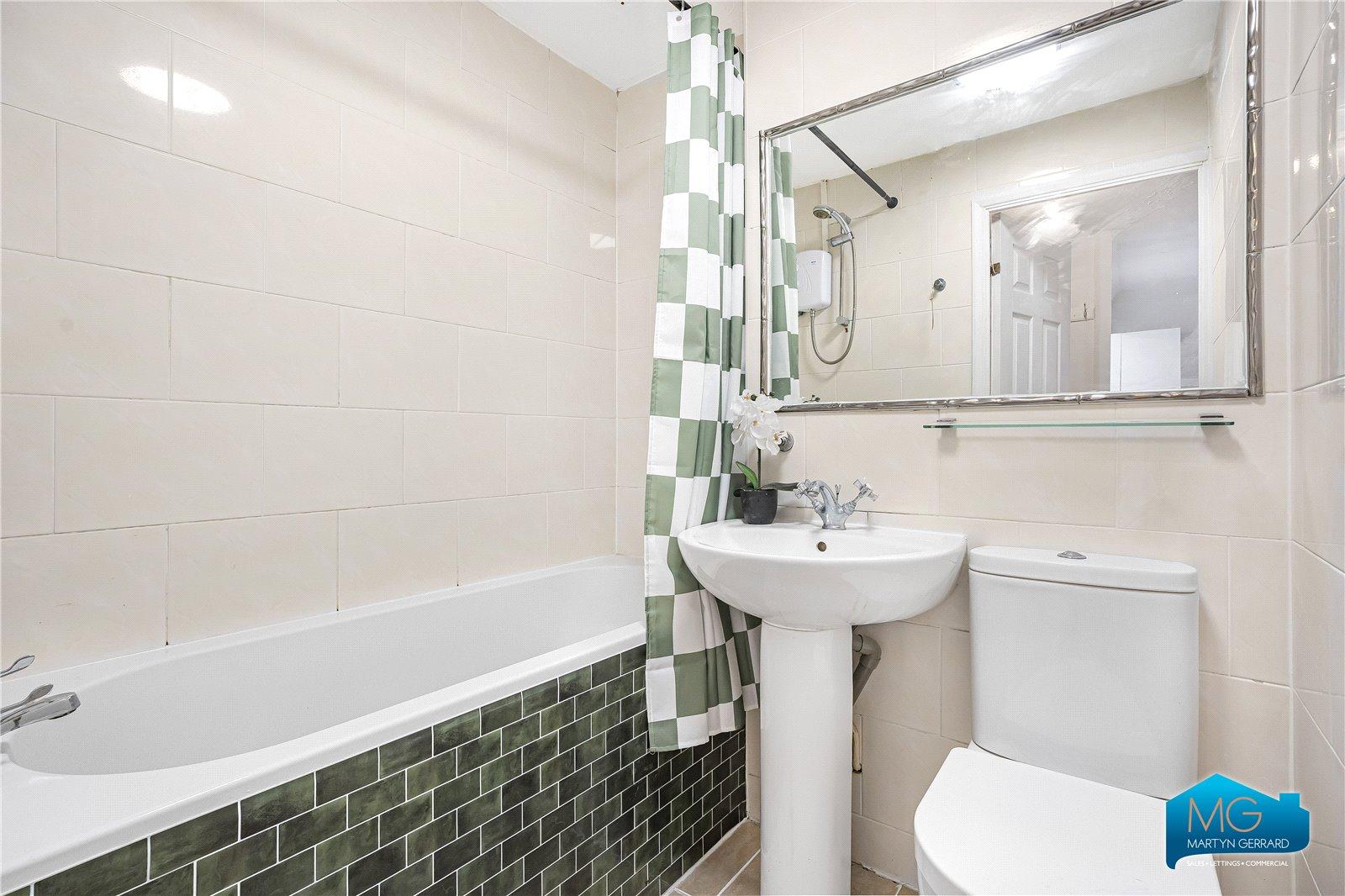 2 bedroom Apartment to rent - Martyn Gerrard