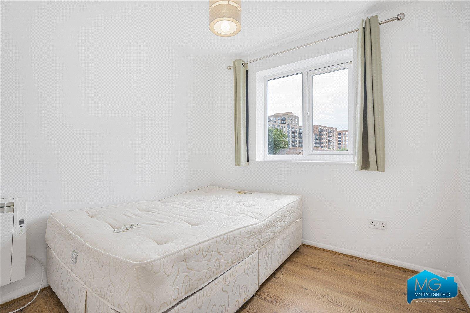 2 bedroom Apartment to rent - Martyn Gerrard
