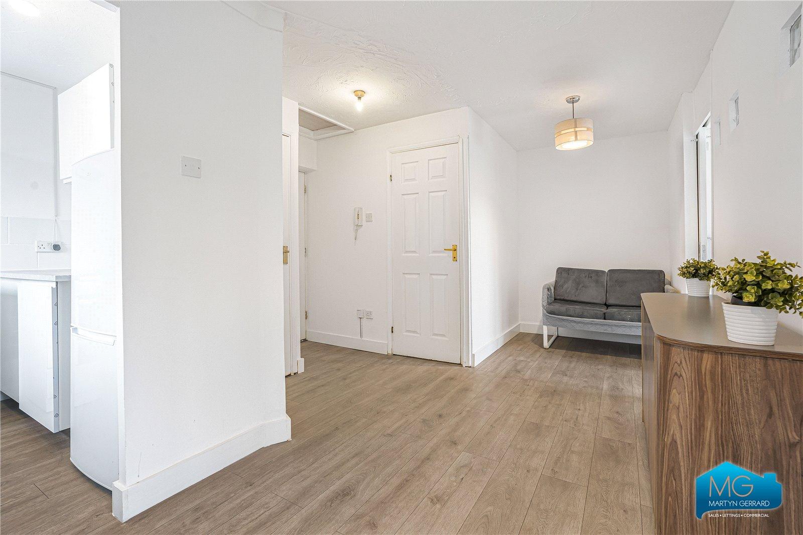 2 bedroom Apartment to rent - Martyn Gerrard