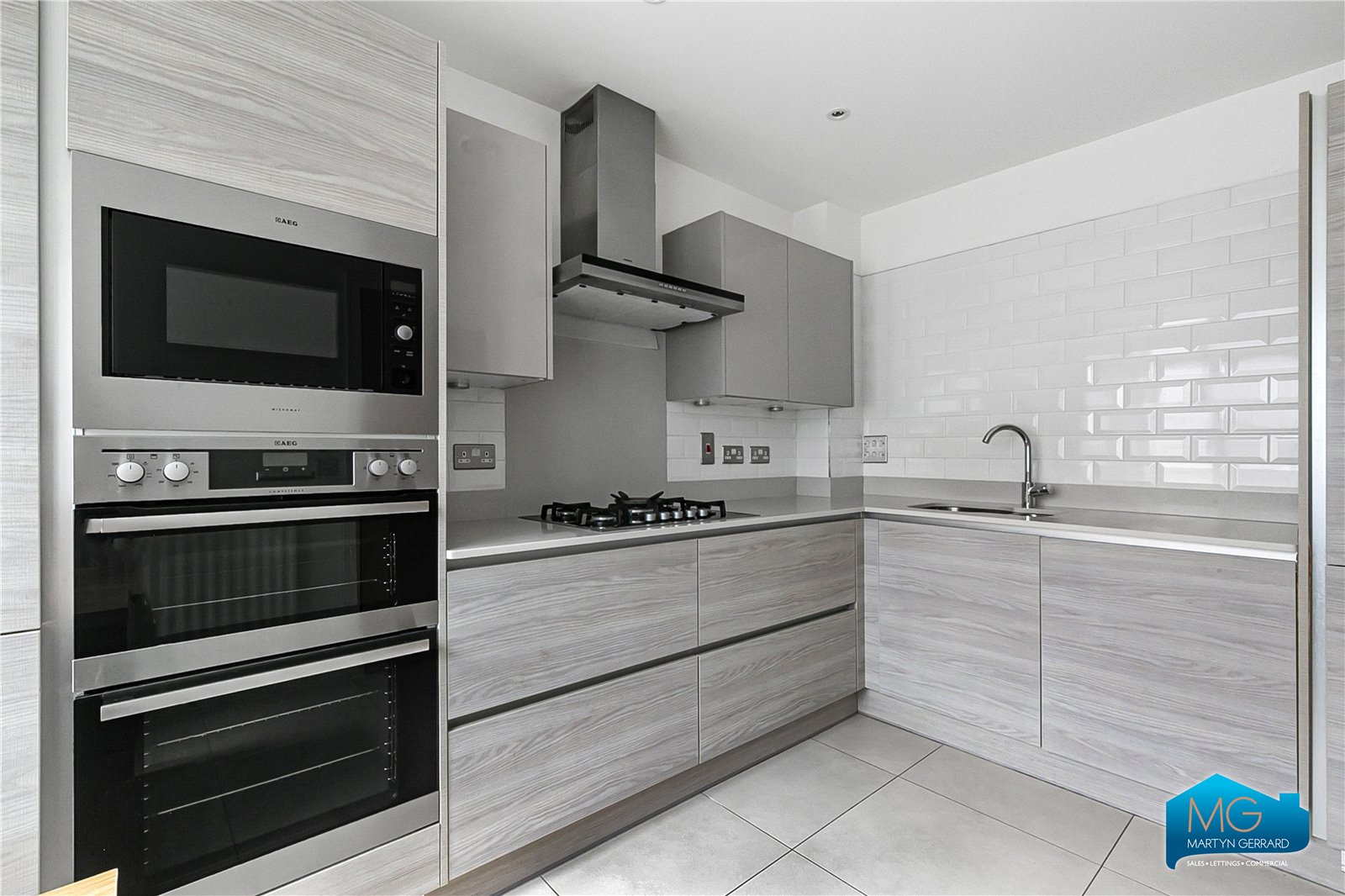 3 bedroom Terraced House for sale - Martyn Gerrard
